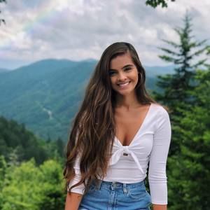 Meet your Posher, Elizabeth